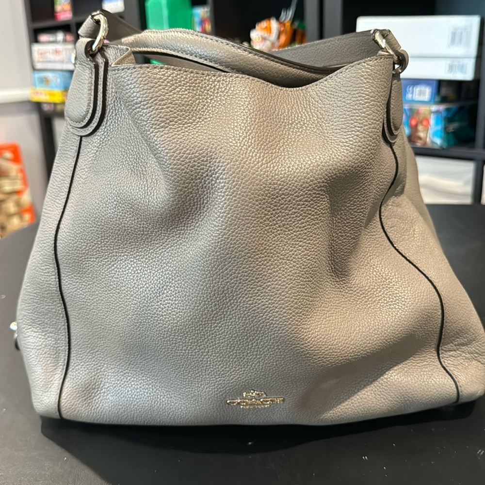 Coach Leather Hobo style bag. Excellent condition!